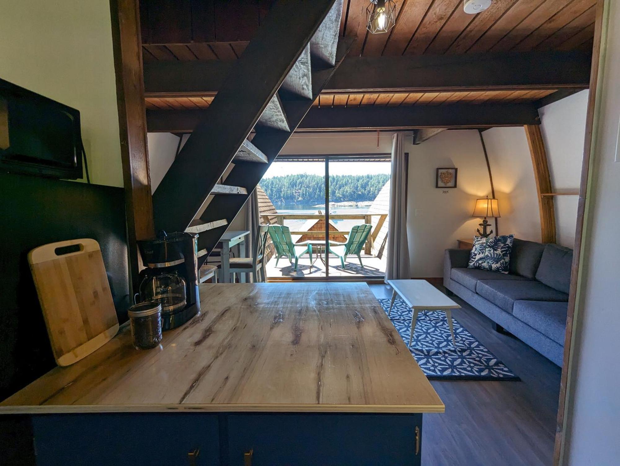 Jade Resort-Oceanfront Suites In Gowlland Harbour Heriot Bay 외부 사진