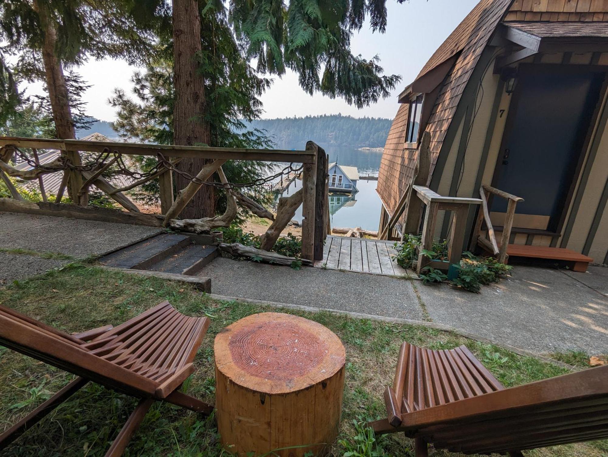 Jade Resort-Oceanfront Suites In Gowlland Harbour Heriot Bay 외부 사진