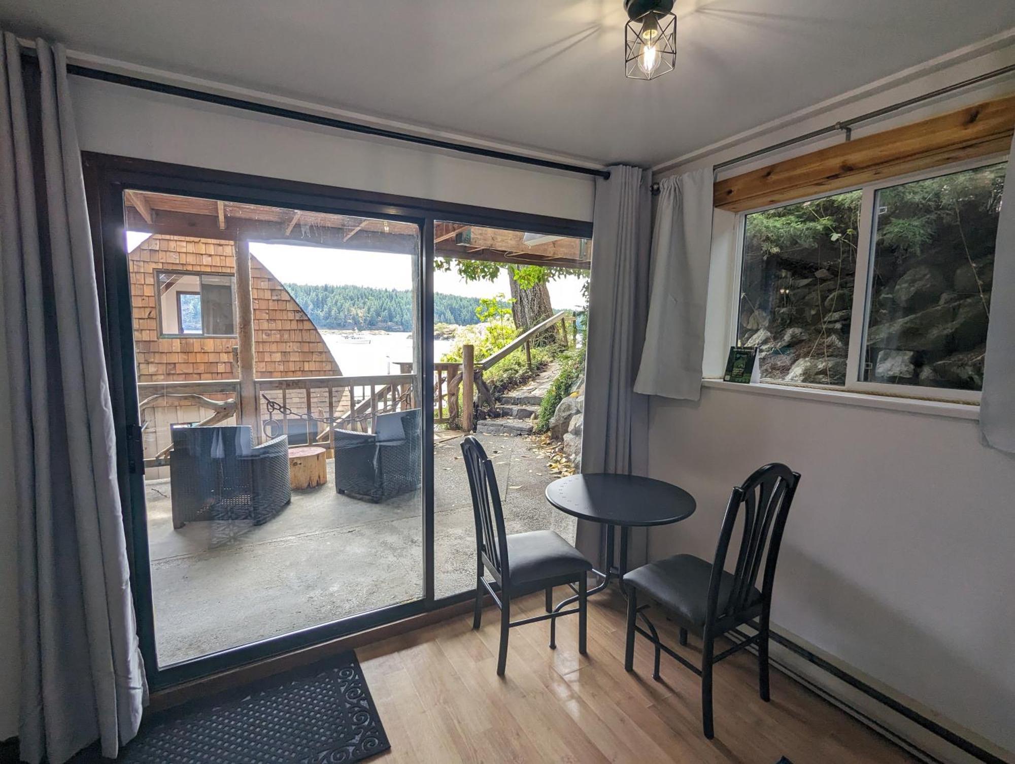 Jade Resort-Oceanfront Suites In Gowlland Harbour Heriot Bay 외부 사진