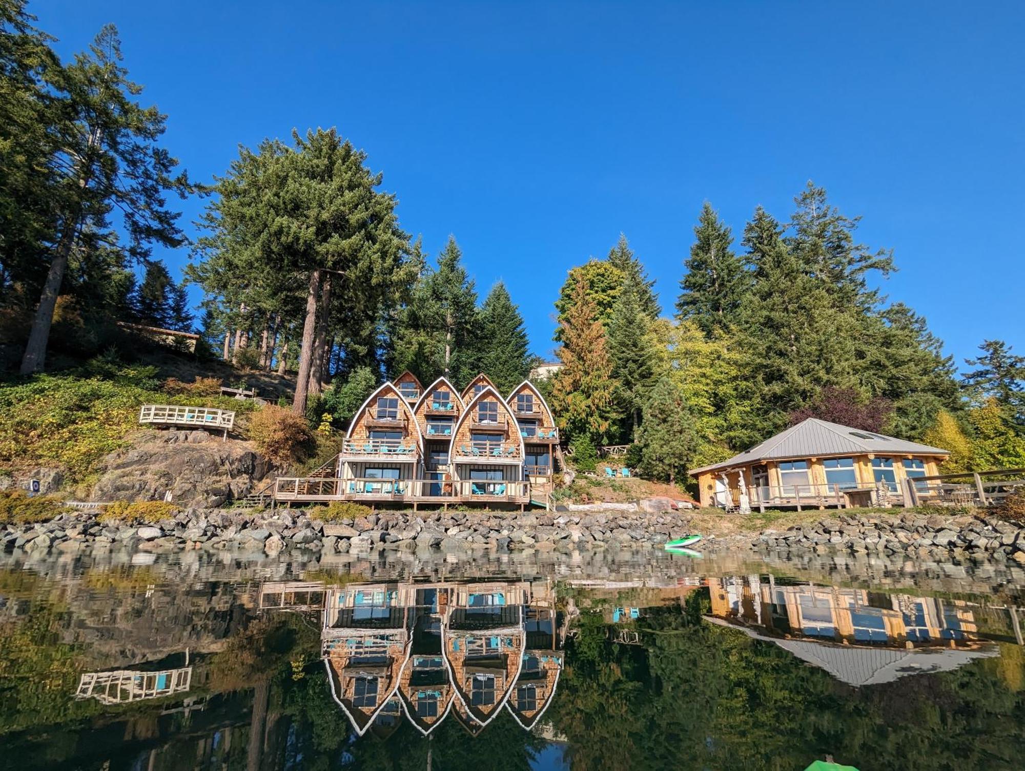 Jade Resort-Oceanfront Suites In Gowlland Harbour Heriot Bay 외부 사진