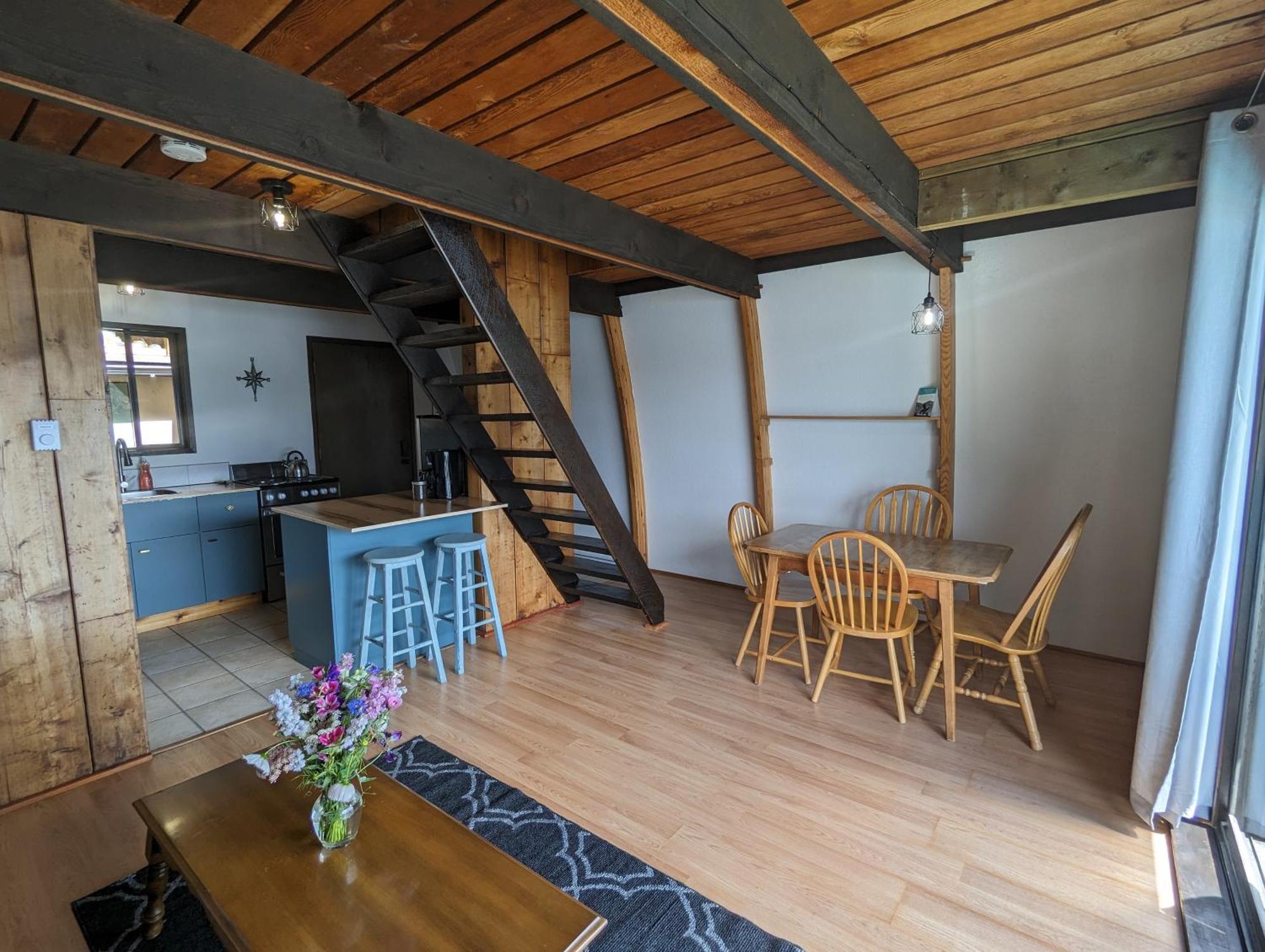 Jade Resort-Oceanfront Suites In Gowlland Harbour Heriot Bay 외부 사진