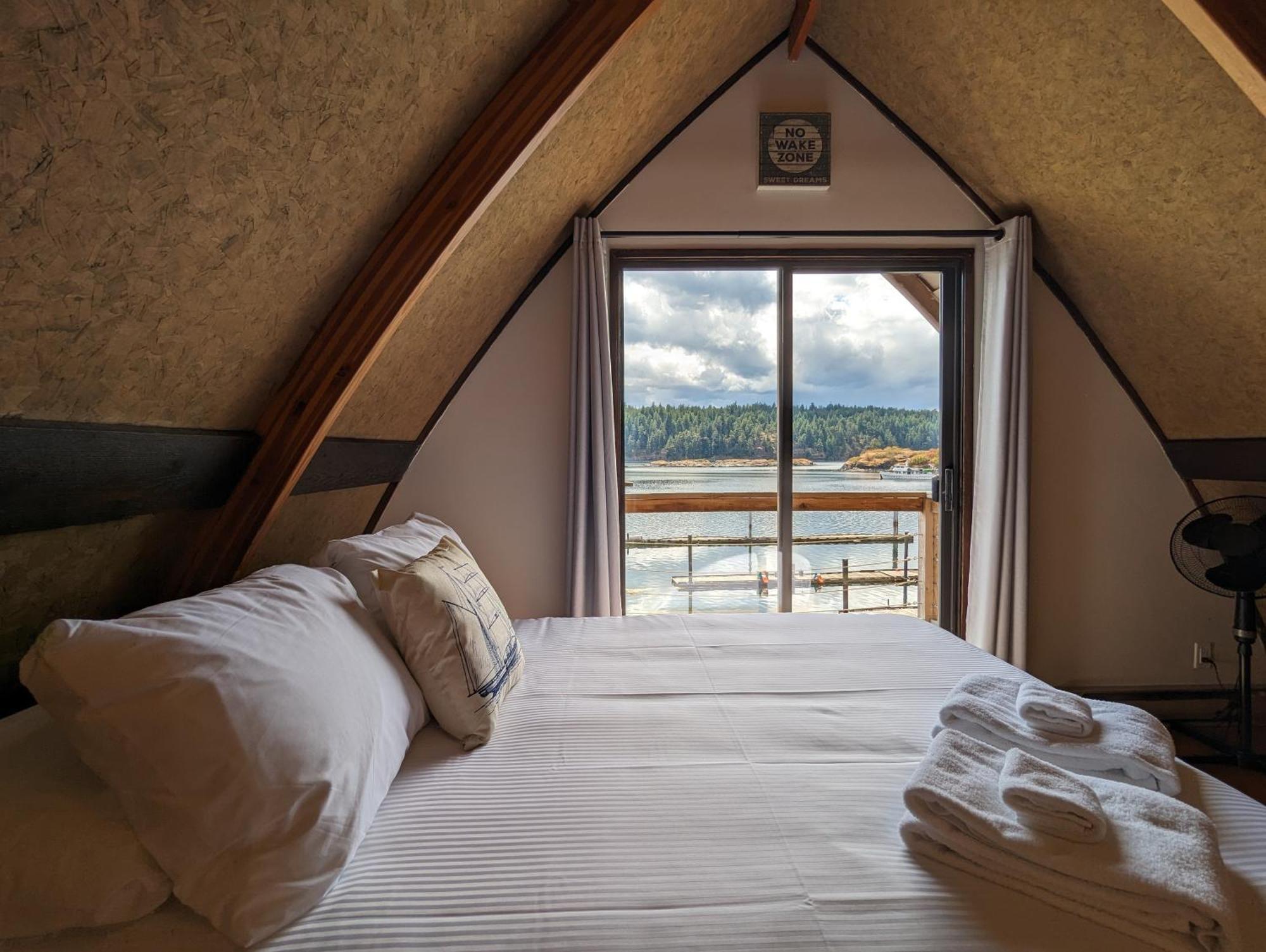 Jade Resort-Oceanfront Suites In Gowlland Harbour Heriot Bay 외부 사진