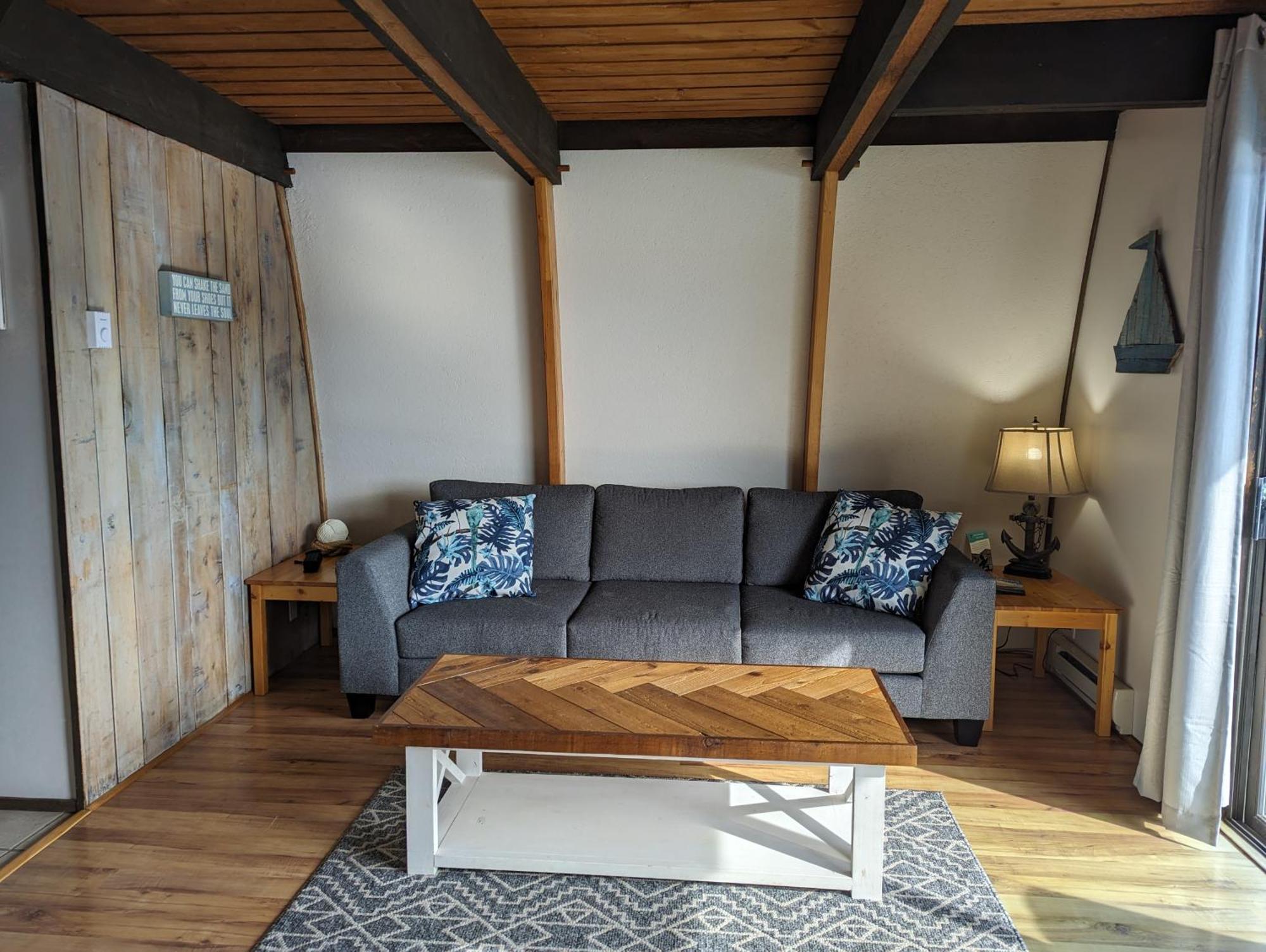 Jade Resort-Oceanfront Suites In Gowlland Harbour Heriot Bay 외부 사진