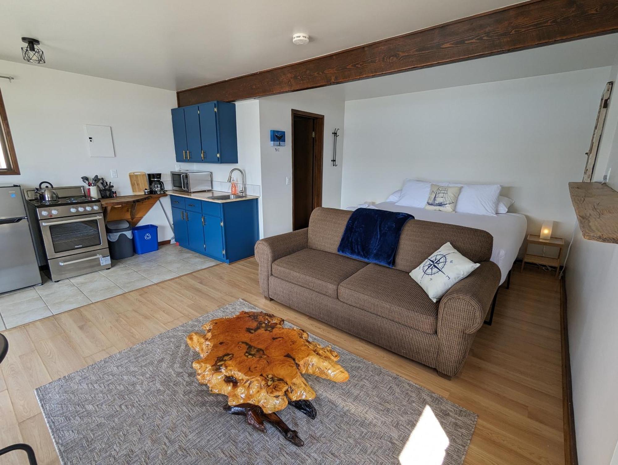 Jade Resort-Oceanfront Suites In Gowlland Harbour Heriot Bay 외부 사진