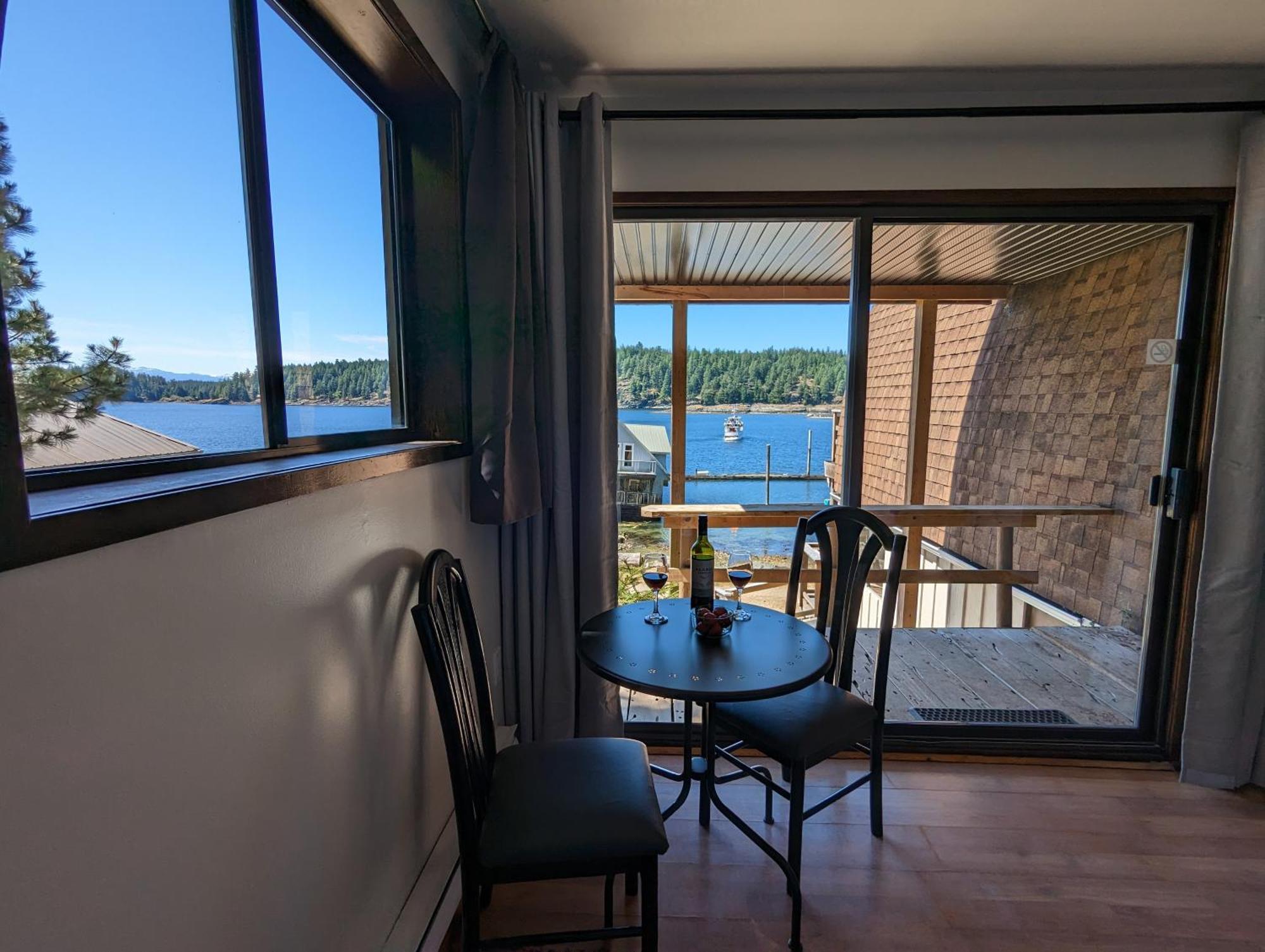 Jade Resort-Oceanfront Suites In Gowlland Harbour Heriot Bay 외부 사진