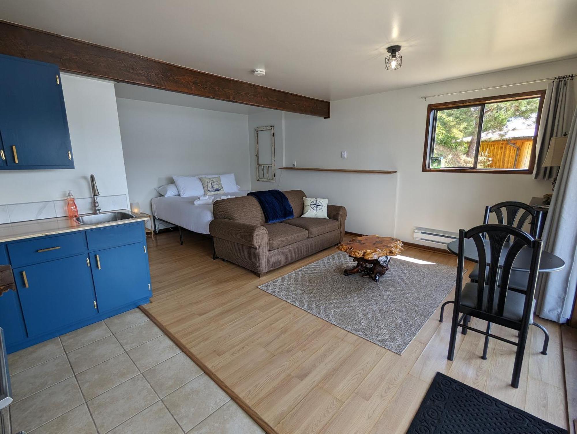 Jade Resort-Oceanfront Suites In Gowlland Harbour Heriot Bay 외부 사진