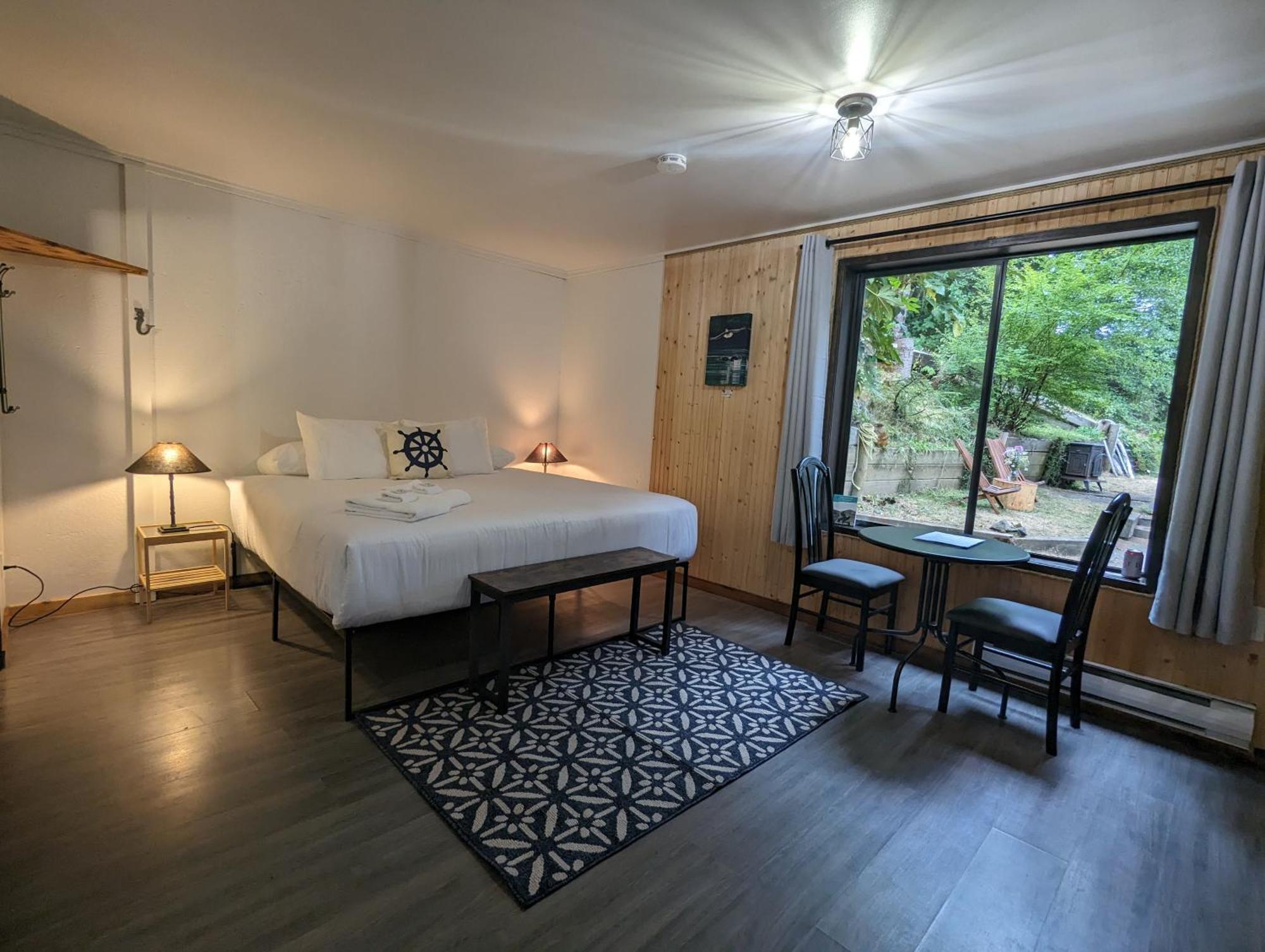 Jade Resort-Oceanfront Suites In Gowlland Harbour Heriot Bay 객실 사진